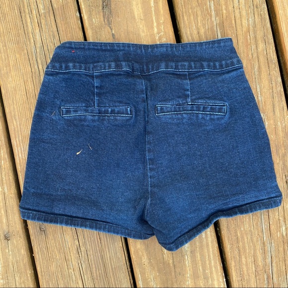 Button-up Shorts - Picture 3 of 3